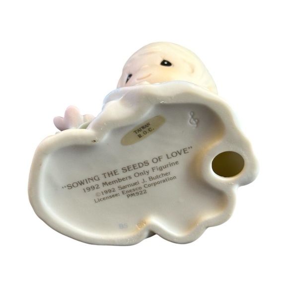 Vintage 1992 Precious Moments "Sowing the Seeds of Love" Ceramic Figurine - Picture 3 of 7